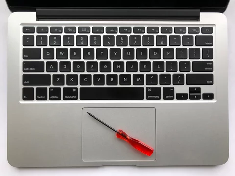 Замена тачпада на MacBook в Тюмени